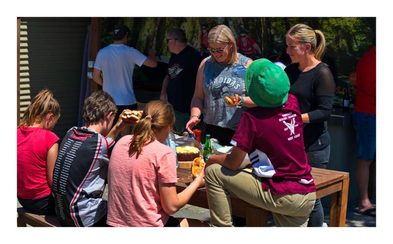 Greymouth Seaside Top 10 Holiday Park エクステリア 写真